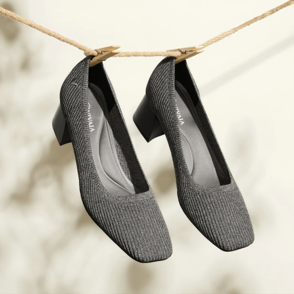Ribbed Knit Block Heel Pumps in Gray - Unbranded